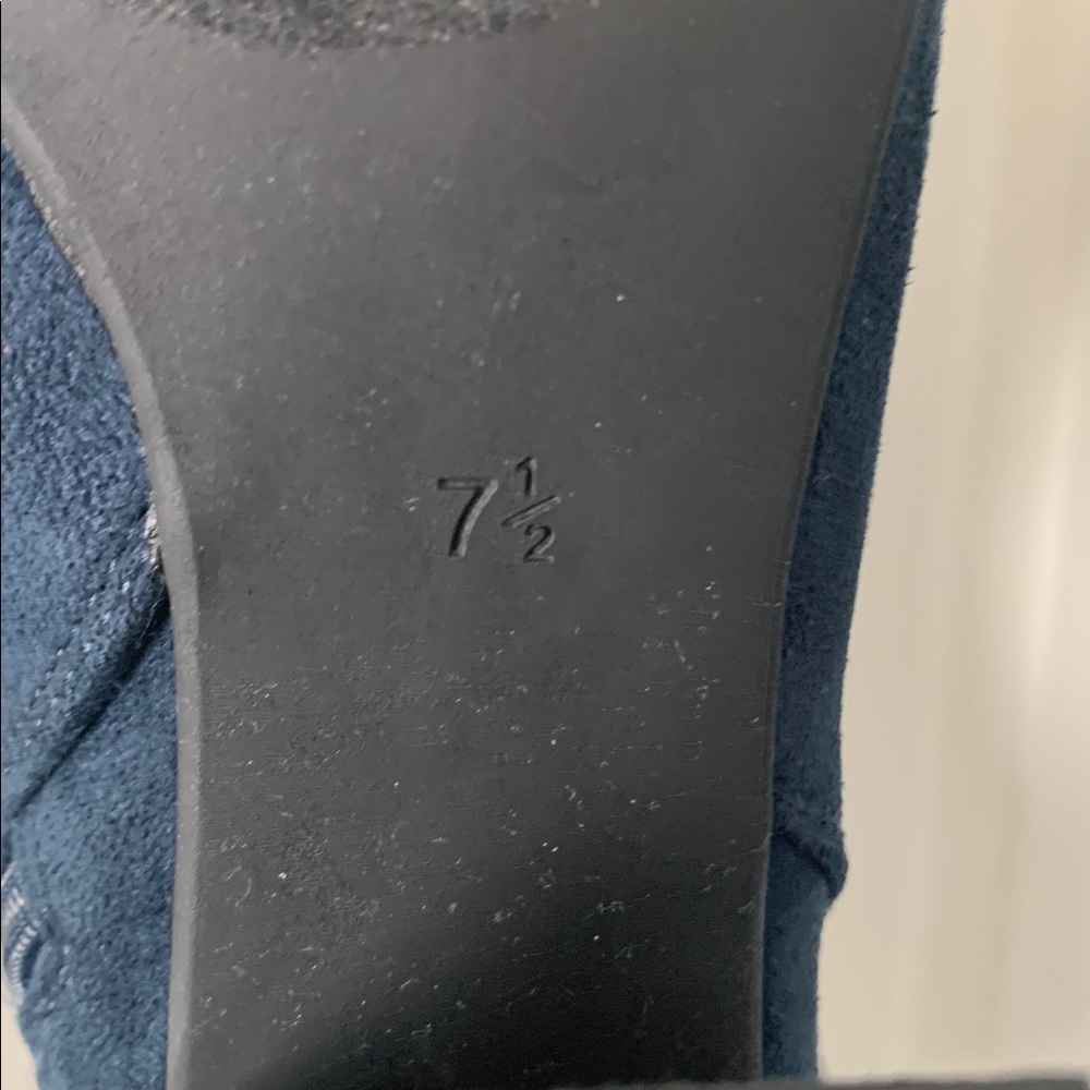 NWOT Navy Blue Over-the-Knee Women's Boots.
Rumer Hawa. - Picture 3 of 8